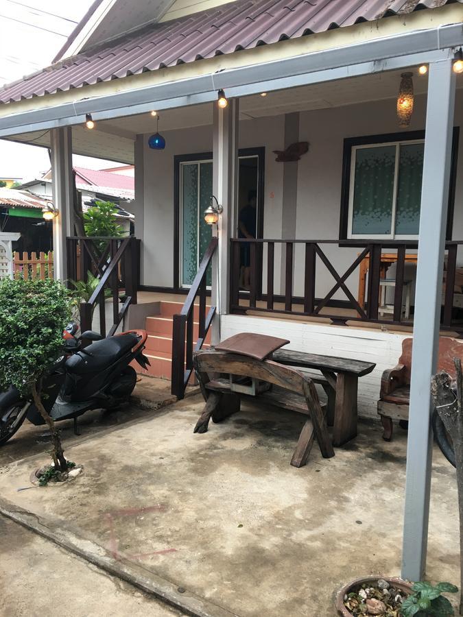 Thaihouse Ko Lan Buitenkant foto
